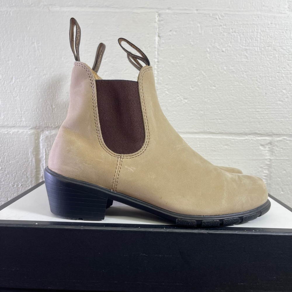 Blundstone‎ Chelsea Boots Heeled Stone Beige Nubuck Pull On Women's 4 UK/7 US